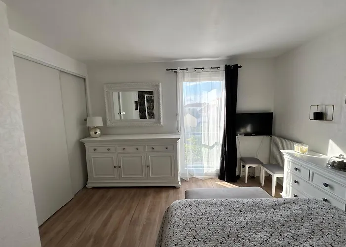 Proche Et Ile De Re * La Rochelle (Charente-Maritime)